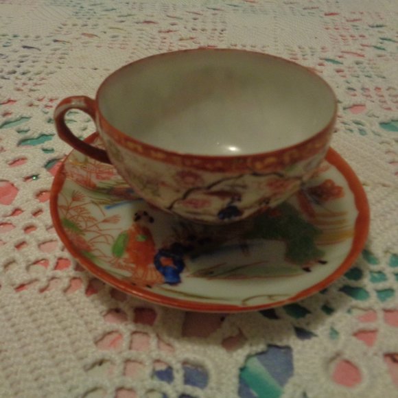 VINTAGE ASIAN PAINTED PORCELAIN CUP & SAUCER - Picture 1 of 8